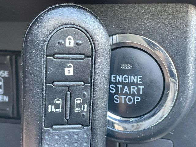 �y�X�}�[�g�L�[�z�J�o����|�P�b�g�ɓ��ꂽ�܂܂ł��h�A�̎{���E�������\�ȃX�}�[�g�L�[�𑕔��B�G���W���̃I���E�I�t�����J�M�����o���K�v����������Ƃ��Ă��֗��ł���