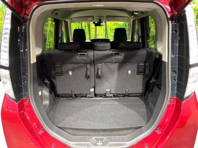 ���i�̂���������ʋ΁A���}���ɏ\���ȉ׎��X�y�[�X���m�ۂ��Ă���܂��B�Z�J���h�V�[�g��|���ƁA�傫�ȉו��̐ύڂ��\�ł���