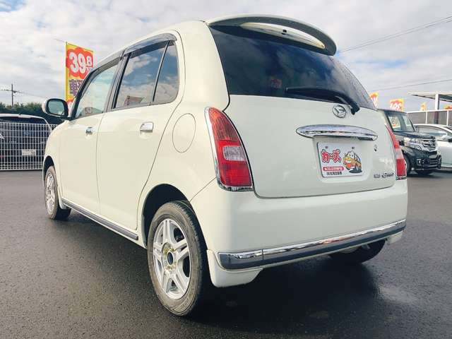 ���X�ł͌y�����Ԃ��畁�ʎԂ܂ŕ��L���I�[�����[�J�[�̎Ԏ�E�F�E�O���[�h��L�x�ɑ����Ă���܂��B