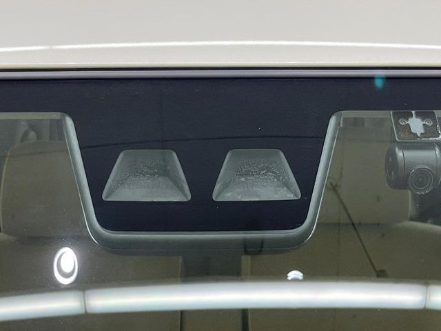 �y�Փˌy�����u�z���s���ɑO���̎ԗ�����F�����A�Փ˂������Ȏ��͌x��ƃu���[�L�ŏՓˉ���Ɣ�Q�y�����A�V�X�g�B�����S�Ƀh���C�u�����y���݂��������܂��B