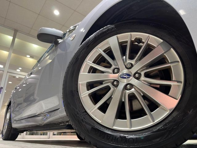 �y����16�C���`�A���~�z�C�[���z�O�ςɃ}�b�`���������A���~�z�C�[���𑕒����Ă���܂��B�e��ЊO�A���~�z�C�[����A�X�^�b�h���X�^�C�����戵�����Ă���܂��B���񂲑��k����������