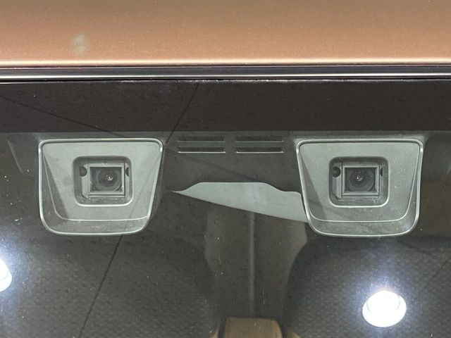 �y�X�Y�L �f���A���J�����u���[�L�T�|�[�g�z���s���ɑO���̎ԗ�����F�����A�Փ˂������Ȏ��͌x��ƃu���[�L�ŏՓˉ���Ɣ�Q�y�����A�V�X�g�B�����S�Ƀh���C�u�����y���݂��������܂��B