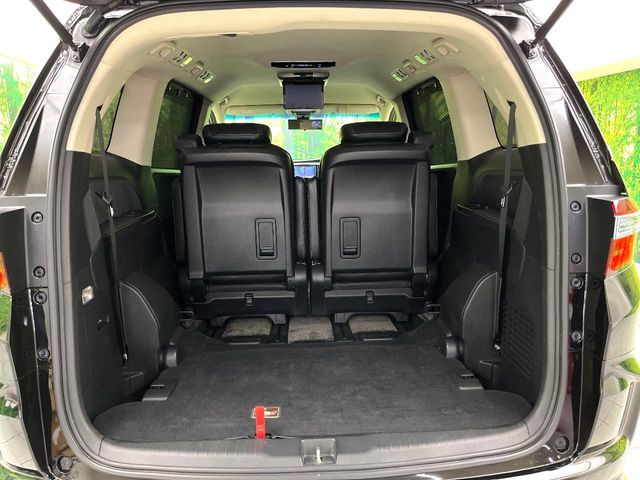 ���i�̂���������ʋ΁A���}���ɏ\���ȉ׎��X�y�[�X���m�ۂ��Ă���܂��B�Z�J���h�V�[�g��|���ƁA�傫�ȉו��̐ύڂ��\�ł���