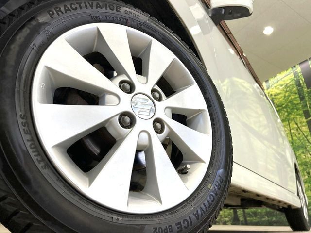 �y����14�C���`�A���~�z�C�[���z�O�ςɃ}�b�`���������A���~�z�C�[���𑕒����Ă���܂��B�e��ЊO�A���~�z�C�[����A�X�^�b�h���X�^�C�����戵�����Ă���܂��B���񂲑��k����������