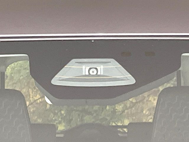 �y�X�Y�L �Z�[�t�e�B�T�|�[�g�z���s���ɑO���̎ԗ�����F�����A�Փ˂������Ȏ��͌x��ƃu���[�L�ŏՓˉ���Ɣ�Q�y�����A�V�X�g�B�����S�Ƀh���C�u�����y���݂��������܂��B