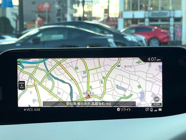 �y8.8�C���`�}�c�_�R�l�N�g�z�ԓ��̕��͋C�Ƀ}�b�`������^�̃f�B�X�v���C�B�X�}�z�ڑ��ł̃i�r�g�p��Bluetooth�Đ����A�l�X�ȋ@�\���y���߂܂��B�����I�ȃ_�C�������삪�\�ŁA�g��������ǍD�ł��B