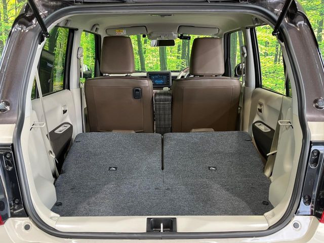 ���i�̂���������ʋ΁A���}���ɏ\���ȉ׎��X�y�[�X���m�ۂ��Ă���܂��B�Z�J���h�V�[�g��|���ƁA�傫�ȉו��̐ύڂ��\�ł���