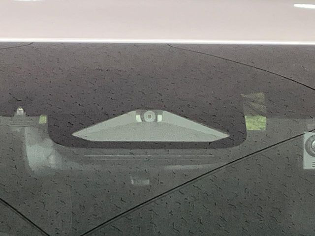 �y�g���^�Z�[�t�e�B�Z���X�z���s���ɑO���̎ԗ�����F�����A�Փ˂������Ȏ��͌x��ƃu���[�L�ŏՓˉ���Ɣ�Q�y�����A�V�X�g�B�����S�Ƀh���C�u�����y���݂��������܂��B