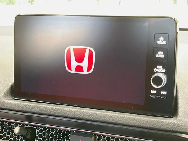 �y9�C���` �z���_�R�l�N�g�f�B�X�v���C�z���F���̍������ʃf�B�X�v���C�Ńi�r�̎g�p��A�������̃X�}�[�g�t�H���ƘA�g����bluetooth�ł̉��y�Đ����\�ł���