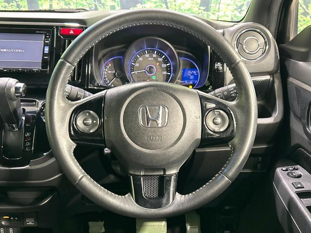 �y�����v�����X�e�A�����O�z�㎿�Ȋv���g�p���邱�ƂŁA��ɂ����������݂ƂĂ��^�]���₷���n���h���ł���