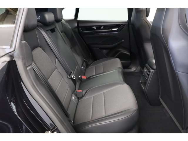 �E�L���J���[:�W�F�b�g�u���b�N���^���b�N 143,000