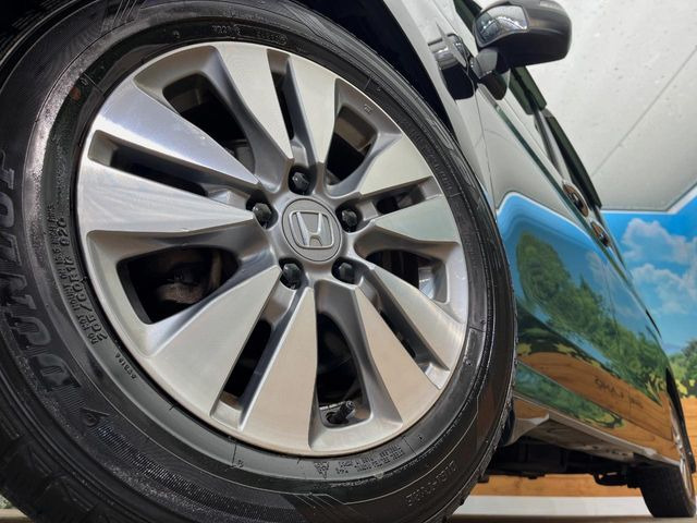 �y����16�C���`�A���~�z�C�[���z�O�ςɃ}�b�`���������A���~�z�C�[���𑕒����Ă���܂��B�e��ЊO�A���~�z�C�[����A�X�^�b�h���X�^�C�����戵�����Ă���܂��B���񂲑��k����������