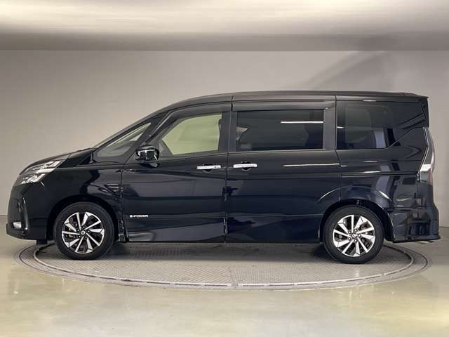 セレナ1.2 e-POWER ハイウェイスターV