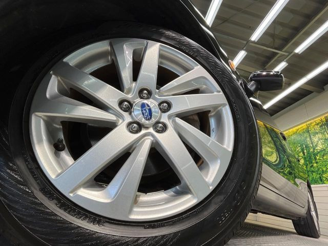 �y����16�C���`�A���~�z�C�[���z�O�ςɃ}�b�`���������A���~�z�C�[���𑕒����Ă���܂��B�e��ЊO�A���~�z�C�[����A�X�^�b�h���X�^�C�����戵�����Ă���܂��B���񂲑��k����������