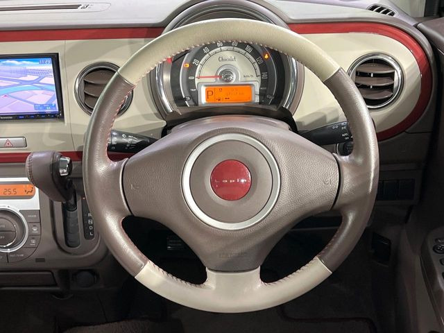 �y�����v�����X�e�A�����O�z�㎿�Ȋv���g�p���邱�ƂŁA��ɂ����������݂ƂĂ��^�]���₷���n���h���ł���