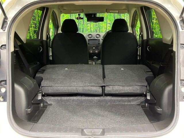 ���i�̂���������ʋ΁A���}���ɏ\���ȉ׎��X�y�[�X���m�ۂ��Ă���܂��B�Z�J���h�V�[�g��|���ƁA�傫�ȉו��̐ύڂ��\�ł���