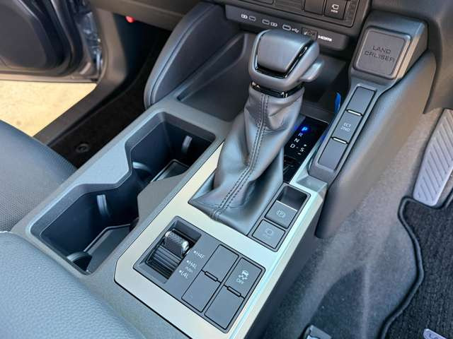 �{�v�����V�t�g�m�u�E�V�t�g�x�[��(�V���o�[)USB�^�C�vC�EHDMI(�~���[�����N�\�ł�)