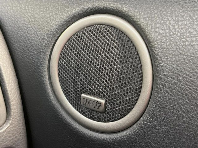 �y�}�[�N���r���\���T�E���h�V�X�e���z���i�ʃT�E���h�V�X�e���𓋍ځB��p�̃`���[�j���O���{���ꂽ�召�l�X�ȃX�s�[�J�[����ǎ��ȃT�E���h���t�ł��A�Տꊴ���ӂ�鉹����Ԃ����o���܂��B