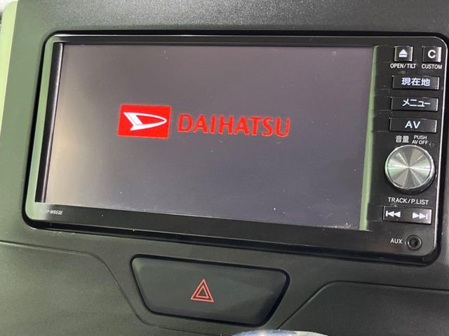 �y�����i�r�z�l�C�̏����i�r�𑕔����Ă���܂��B�i�r�̎g���₷���͂������A�I�[�f�B�I�@�\���[��!�L�����v�◷�s�͂������A�ʋ΂┃�����ȂǕ��i�̃h���C�u���y�����Ȃ�͂���