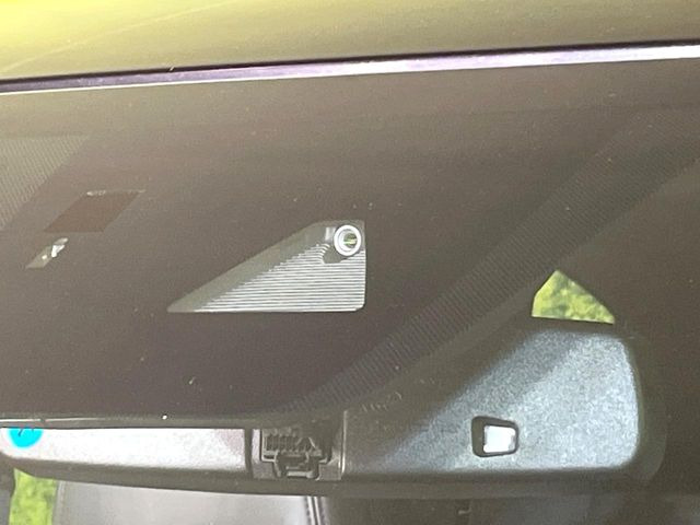 �yi-ACTIVESENSE�z���s���ɑO���̎ԗ�����F�����A�Փ˂������Ȏ��͌x��ƃu���[�L�ŏՓˉ���Ɣ�Q�y�����A�V�X�g�B�����S�Ƀh���C�u�����y���݂��������܂��B