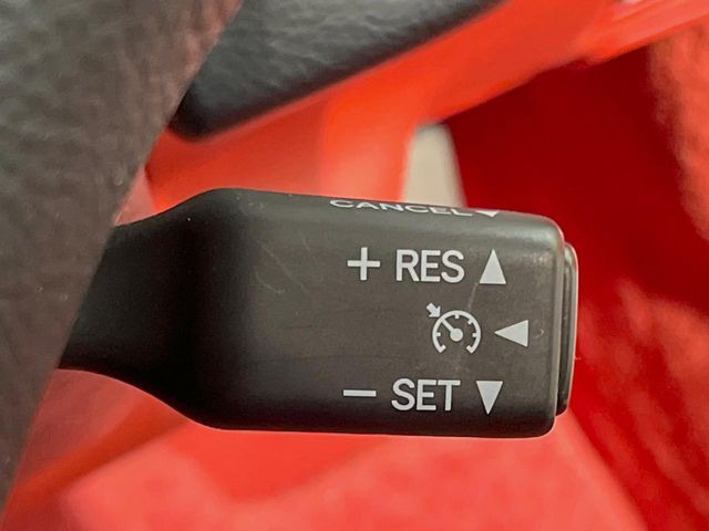 �y�N���[�Y�R���g���[���z�������H�����N���N���s�B�A�N�Z���𗣂��Ă���葬�x�ő��s���ł��A�������^�]���̕��S���y��!�����E�������ȒP�ȃX�C�b�`����Œ����ł��܂��B