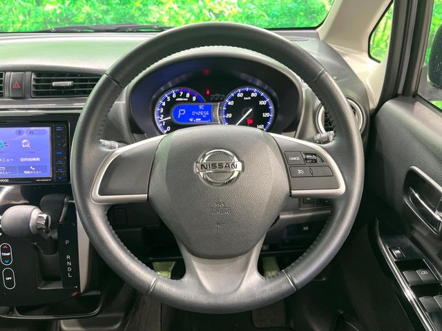 �y�����v�����X�e�A�����O�z�㎿�Ȋv���g�p���邱�ƂŁA��ɂ����������݂ƂĂ��^�]���₷���n���h���ł���