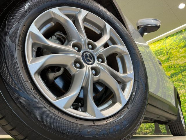 �y����16�C���`�A���~�z�C�[���z�O�ςɃ}�b�`���������A���~�z�C�[���𑕒����Ă���܂��B�e��ЊO�A���~�z�C�[����A�X�^�b�h���X�^�C�����戵�����Ă���܂��B���񂲑��k����������