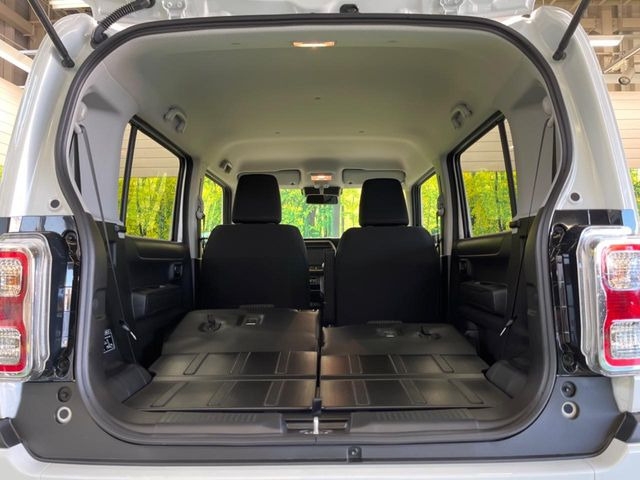 ���i�̂���������ʋ΁A���}���ɏ\���ȉ׎��X�y�[�X���m�ۂ��Ă���܂��B�Z�J���h�V�[�g��|���ƁA�傫�ȉו��̐ύڂ��\�ł���