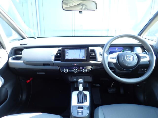 �C���p�l�摜�ɂȂ�܂��B�ԓ��͐��Ǝ҂ɂĎ����N���[�j���O�{�H�ς݂Ȃ̂ŁA��ϐ����ł��B