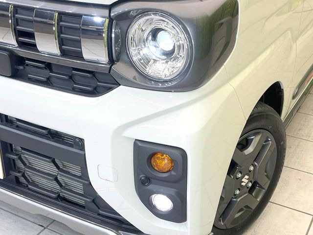 �yLED�w�b�h���C�g�z���V����ԑ��s�����ǍD�Ȏ��E���m�ۂ����S���ĉ^�]�ł��鍂�P�xLED�w�b�h���C�g�𑕔�!�_�����x�������A����d�͂��}�����Ă��܂��B