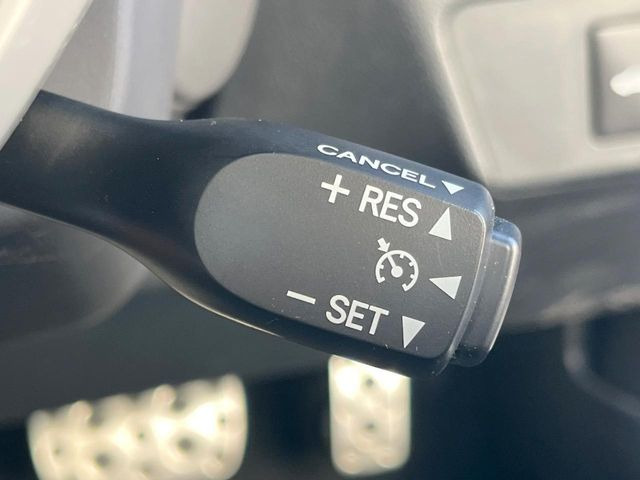 �y�N���[�Y�R���g���[���z�������H�����N���N���s�B�A�N�Z���𗣂��Ă���葬�x�ő��s���ł��A�������^�]���̕��S���y��!�����E�������ȒP�ȃX�C�b�`����Œ����ł��܂��B