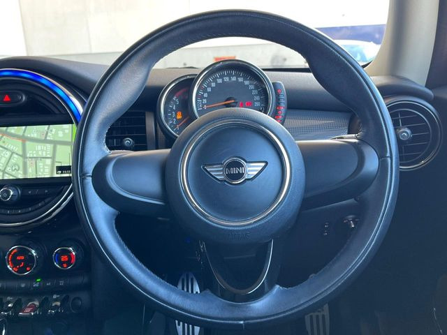 ���n���h�����̃X�������Ȃ��A���ꂢ�ȏ�Ԃ��ێ����Ă���܂��B�e�X�C�b�`���̓�����m�F�ς݂ł��B