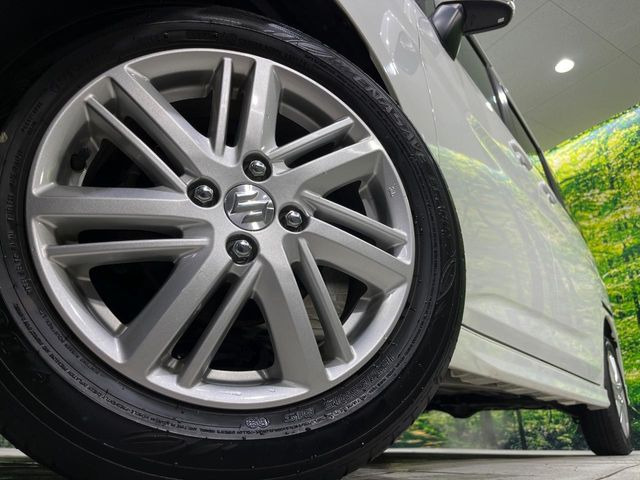 �y����15�C���`�A���~�z�C�[���z�O�ςɃ}�b�`���������A���~�z�C�[���𑕒����Ă���܂��B�e��ЊO�A���~�z�C�[����A�X�^�b�h���X�^�C�����戵�����Ă���܂��B���񂲑��k����������