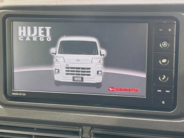 �y�����i�r�z�l�C�̏����i�r�𑕔����Ă���܂��B�i�r�̎g���₷���͂������A�I�[�f�B�I�@�\���[��!�L�����v�◷�s�͂������A�ʋ΂┃�����ȂǕ��i�̃h���C�u���y�����Ȃ�͂���