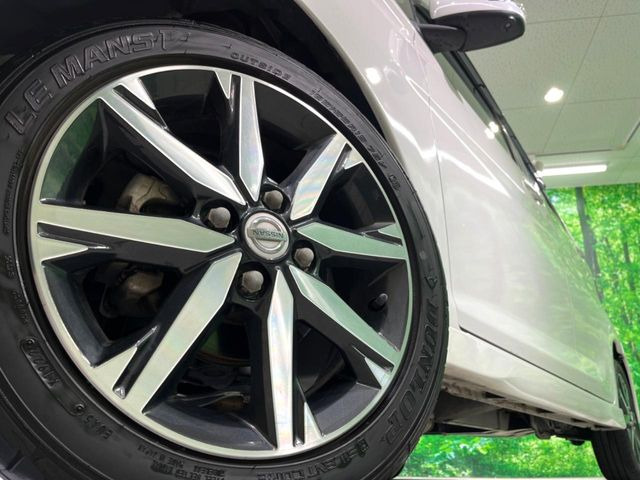 �y����15�C���`�A���~�z�C�[���z�O�ςɃ}�b�`���������A���~�z�C�[���𑕒����Ă���܂��B�e��ЊO�A���~�z�C�[����A�X�^�b�h���X�^�C�����戵�����Ă���܂��B���񂲑��k����������