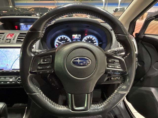 �y�����v�����X�e�A�����O�z�㎿�Ȋv���g�p���邱�ƂŁA��ɂ����������݂ƂĂ��^�]���₷���n���h���ł���