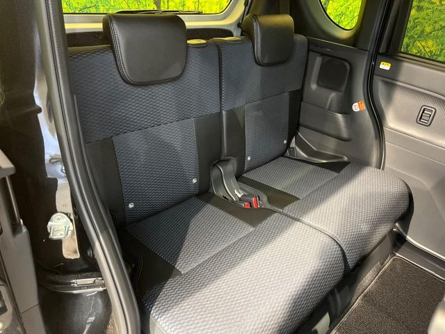 ���i���ȃI���W�i���t���A�}�b�g���I�v�V�����ɂĂ��p�ӂ��Ă���܂��B���D���ȃf�U�C����J���[�����Ԃɍ��킹�đI��ł����������Ƃ��ł��܂���