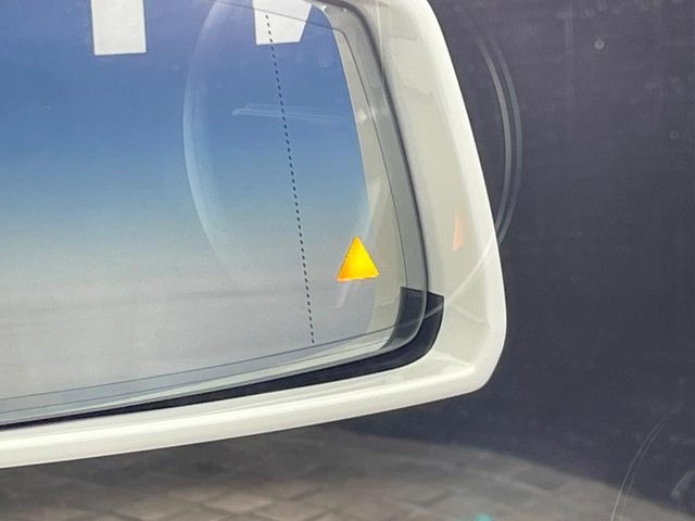 ���u���C���h�A�V�X�g�Z���T�[:���p����̎Ԃ����m���A�h���C�o�[���Ԑ��ύX���s���ۂɁA�x�����Ƌ��ɒ��ӂ𑣂��Ă������S�x���@�\�ł�!