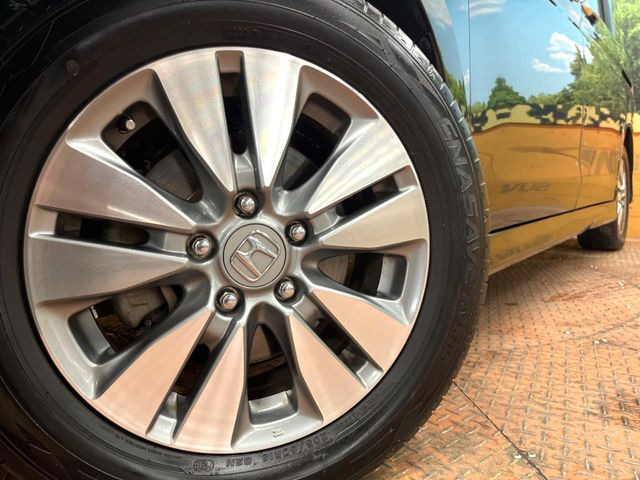 �y�����A���~�z�C�[���z�O�ςɃ}�b�`���������A���~�z�C�[���𑕒����Ă���܂��B�e��ЊO�A���~�z�C�[����A�X�^�b�h���X�^�C�����戵�����Ă���܂��B���񂲑��k����������