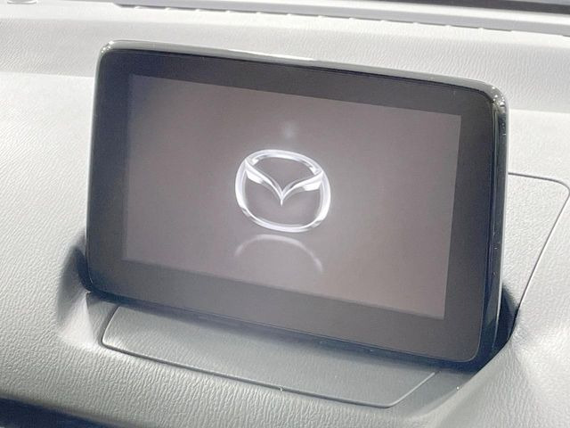 �y�}�c�_�R�l�N�g�i�r�z�ԓ��̕��͋C�Ƀ}�b�`������̌^�^�C�v�̃i�r�B�e����q�ݒ��Bluetooth�Đ����A�l�X�ȋ@�\���y���߂܂��B�����I�ȃ_�C�������삪�\�ŁA�g��������ǍD�ł��B