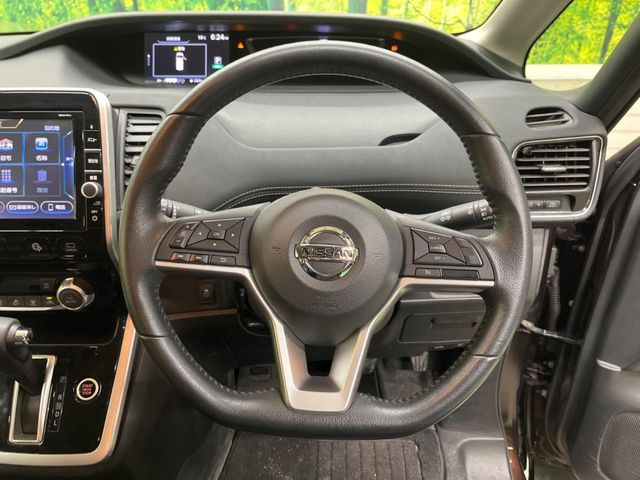 �y�G�}�[�W�F���V�[�u���[�L�z���s���ɑO���̎ԗ�����F�����A�Փ˂������Ȏ��͌x��ƃu���[�L�ŏՓˉ���Ɣ�Q�y�����A�V�X�g�B�����S�Ƀh���C�u�����y���݂��������܂��B