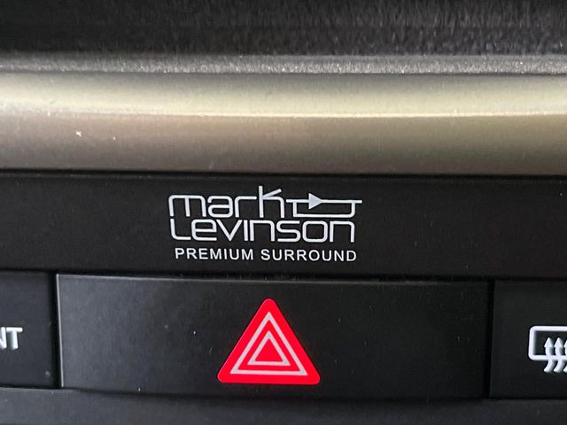 �y�}�[�N���r���\���T�E���h�V�X�e���z���[�J�[�I�v�V�����̍��i�ʃT�E���h�V�X�e���𓋍ځB��p�̃`���[�j���O���{���ꂽ�召�l�X�ȃX�s�[�J�[����ǎ��ȃT�E���h���t�ł��A�Տꊴ���ӂ�鉹����Ԃ����o���܂��B