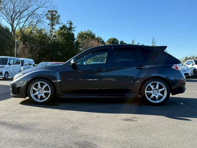 ���X�݌ɂ͊O���A�����N���[�j���O��ɓW�����A�����Ď��̏C�����̗L���A���[�^�[��������̗L������O�ҋ@�ւɂ�錟����S����{���Ă���܂��B�Ԍ��A�����A����h�������ЂőΉ��ł��܂��̂ł����S���������B