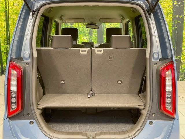 ���i�̂���������ʋ΁A���}���ɏ\���ȉ׎��X�y�[�X���m�ۂ��Ă���܂��B�Z�J���h�V�[�g��|���ƁA�傫�ȉו��̐ύڂ��\�ł���