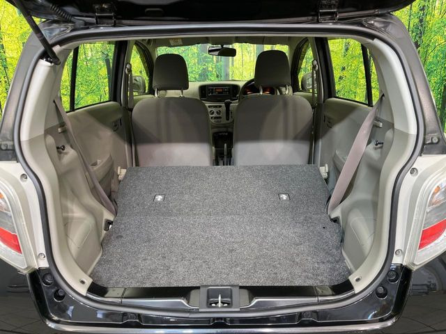 ���i�̂���������ʋ΁A���}���ɏ\���ȉ׎��X�y�[�X���m�ۂ��Ă���܂��B�Z�J���h�V�[�g��|���ƁA�傫�ȉו��̐ύڂ��\�ł���