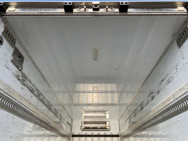 トラック・重機をお探しならトラックコンフロントにお任せください!