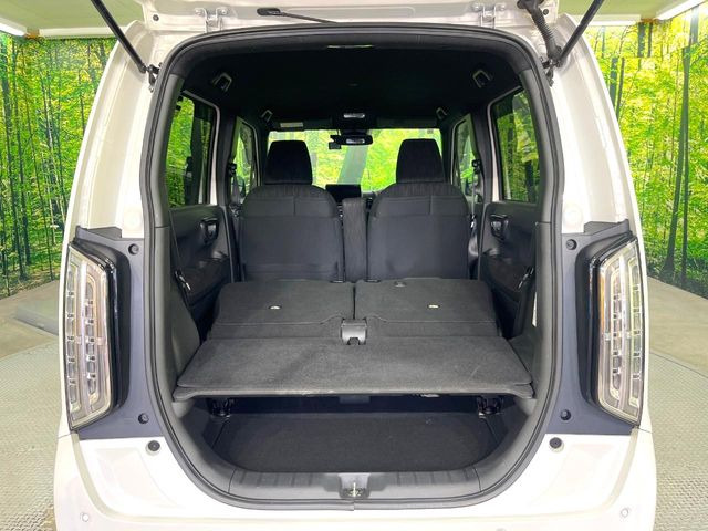 ���i�̂���������ʋ΁A���}���ɏ\���ȉ׎��X�y�[�X���m�ۂ��Ă���܂��B�Z�J���h�V�[�g��|���ƁA�傫�ȉו��̐ύڂ��\�ł���