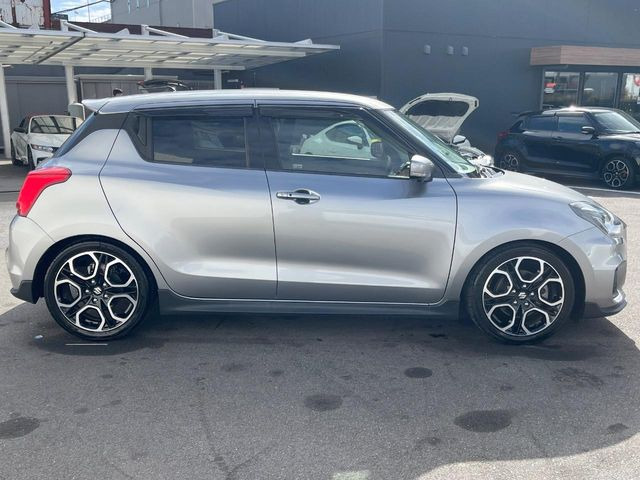 �������x�̃K���X�疌�ŝ����͂������A�㎿�ȃc���E����������B���O����_���J�����؂Ȉ��Ԃ�ی삵�A�F�����E�򉻂�h�~�B�u�e�X�v���b�V���R�[�g�v�A�u�e�v���~�b�T�R�[�g�v���炨�I�т��������܂��B