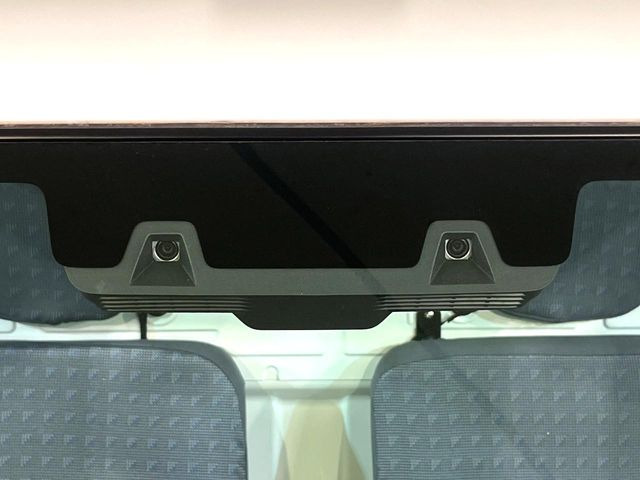 �y�X�Y�L �Z�[�t�e�B�T�|�[�g�z���s���ɑO���̎ԗ�����F�����A�Փ˂������Ȏ��͌x��ƃu���[�L�ŏՓˉ���Ɣ�Q�y�����A�V�X�g�B�����S�Ƀh���C�u�����y���݂��������܂��B