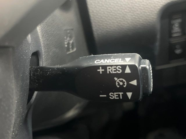 �y�N���[�Y�R���g���[���z�������H�����N���N���s�B�A�N�Z���𗣂��Ă���葬�x�ő��s���ł��A�������^�]���̕��S���y��!�����E�������ȒP�ȃX�C�b�`����Œ����ł��܂��B